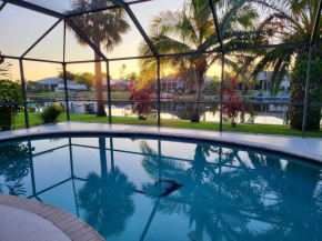 Cape Coral, Pool Home, On Fresh Water Canal, Fishing, Free Wi-fi & Game Room
